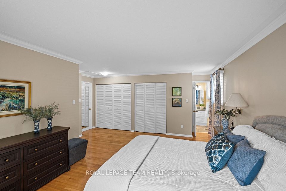 16 Phylis Street, Barrhaven, ON K2J 1V2 25