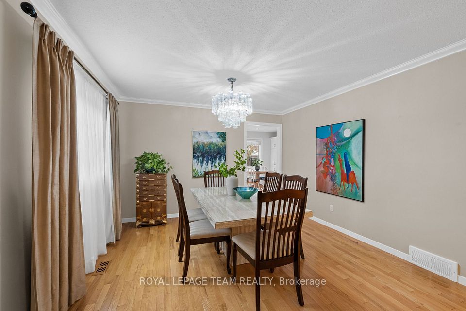 16 Phylis Street, Barrhaven, ON K2J 1V2 9