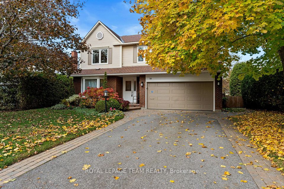 Detached at 16 Phylis Street, Barrhaven, ON K2J 1V2