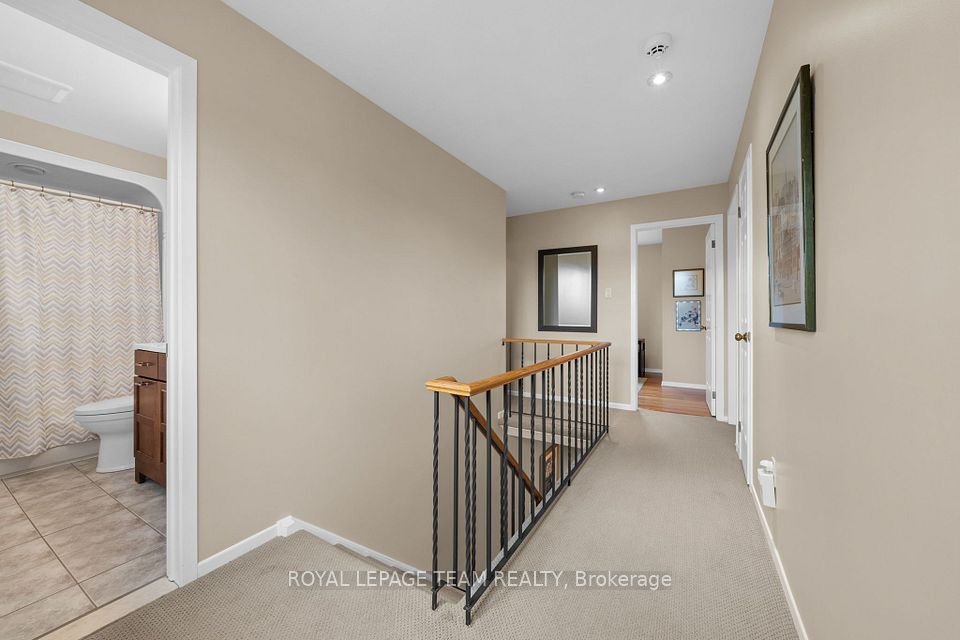 16 Phylis Street, Barrhaven, ON K2J 1V2 22