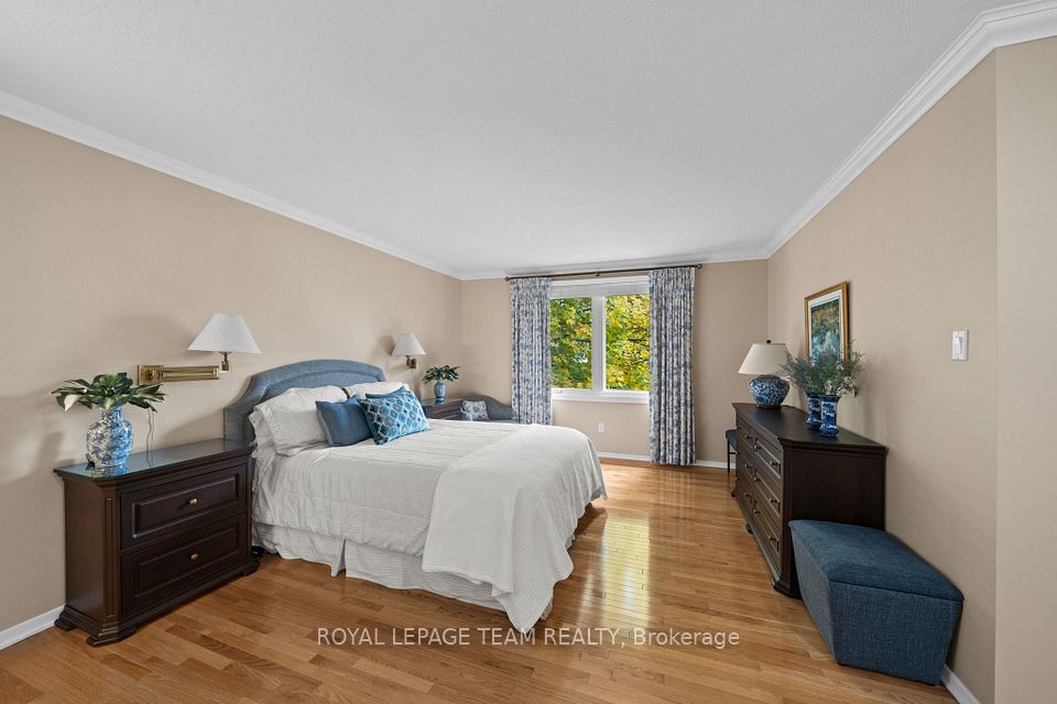 16 Phylis Street, Barrhaven, ON K2J 1V2 23