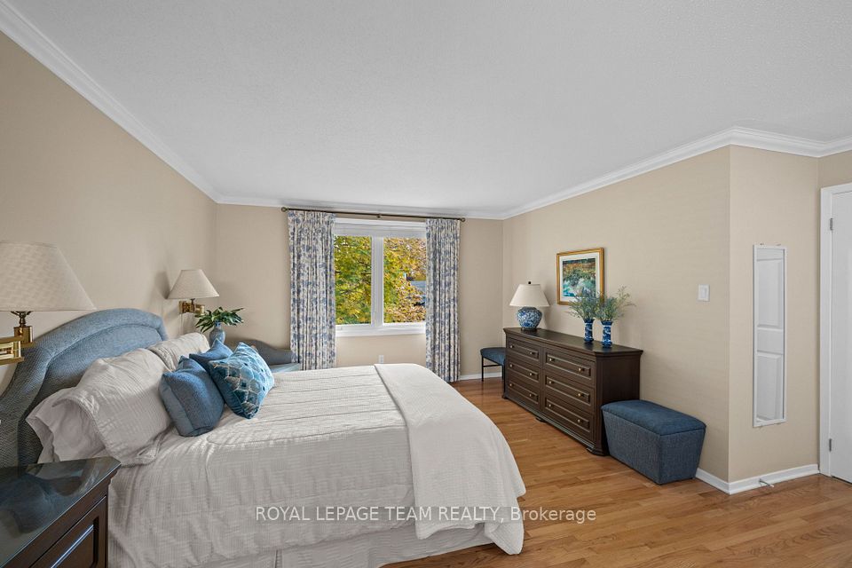 16 Phylis Street, Barrhaven, ON K2J 1V2 24
