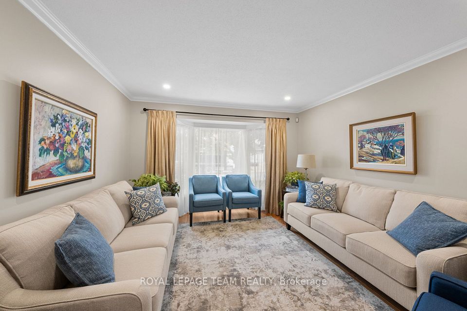 16 Phylis Street, Barrhaven, ON K2J 1V2 6