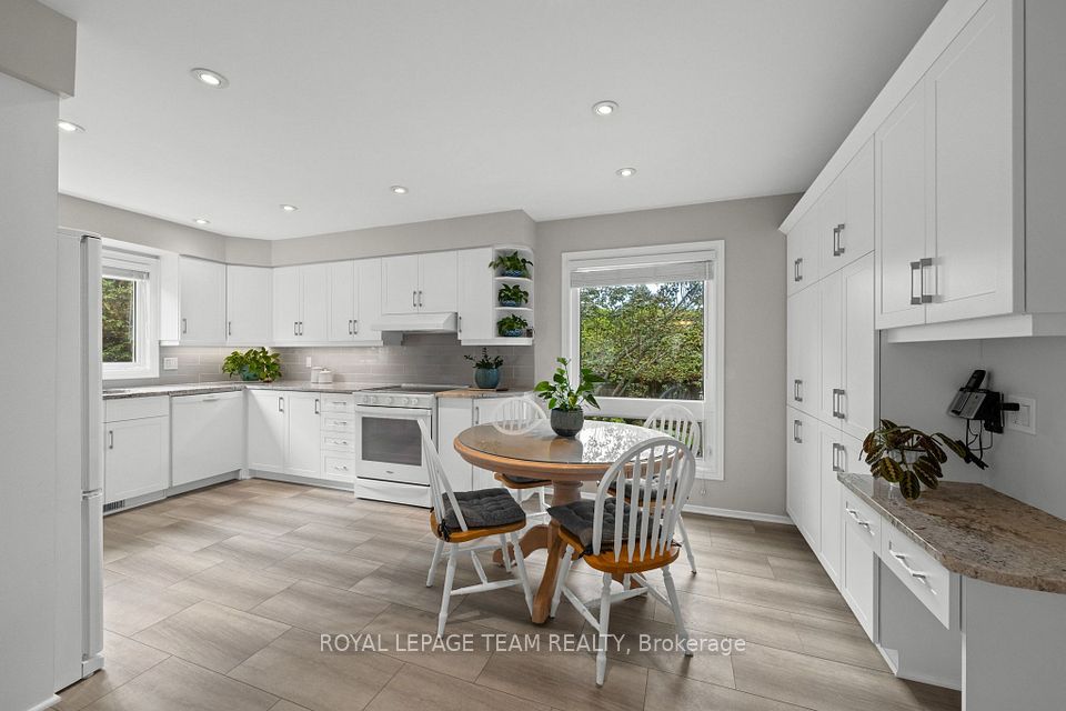 16 Phylis Street, Barrhaven, ON K2J 1V2 16