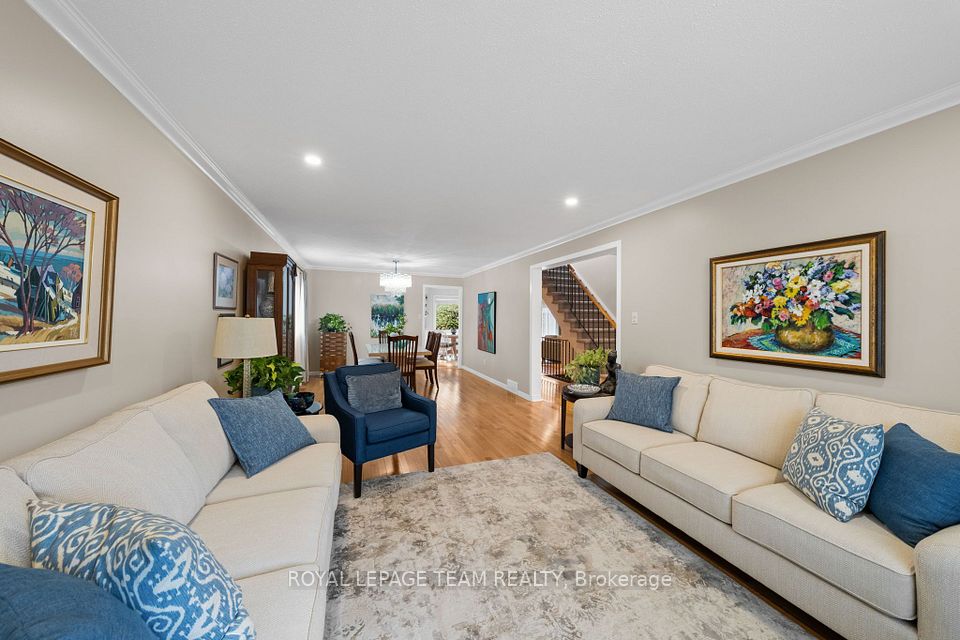 16 Phylis Street, Barrhaven, ON K2J 1V2 8