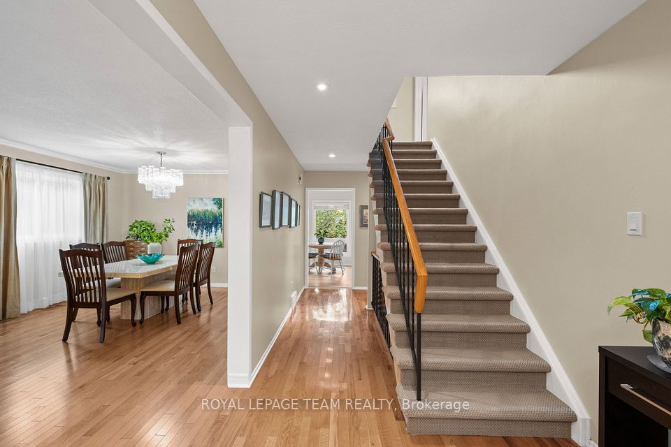 16 Phylis Street, Barrhaven, ON K2J 1V2 5