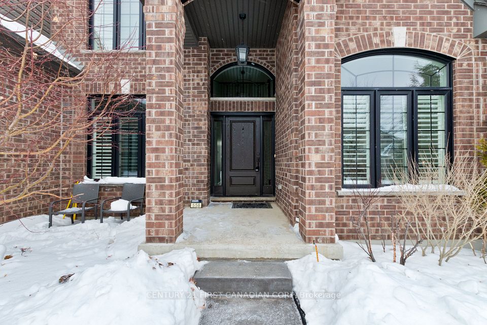 558 Eclipse Walk, London North, ON N5X 3Z1 2