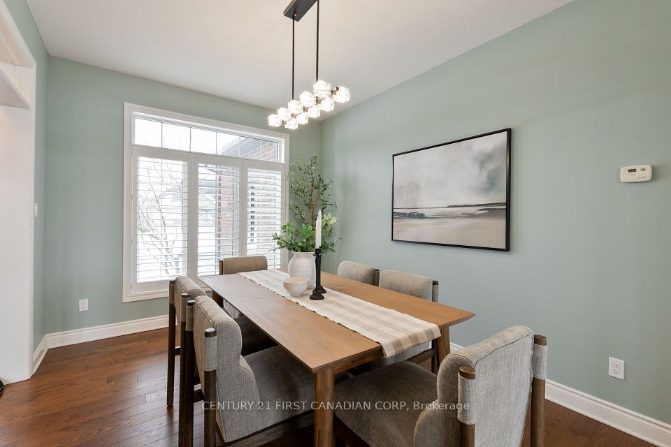 558 Eclipse Walk, London North, ON N5X 3Z1 8