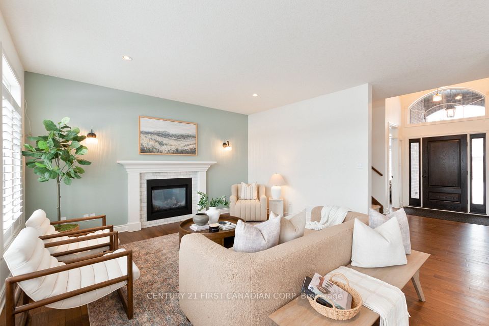 558 Eclipse Walk, London North, ON N5X 3Z1 9