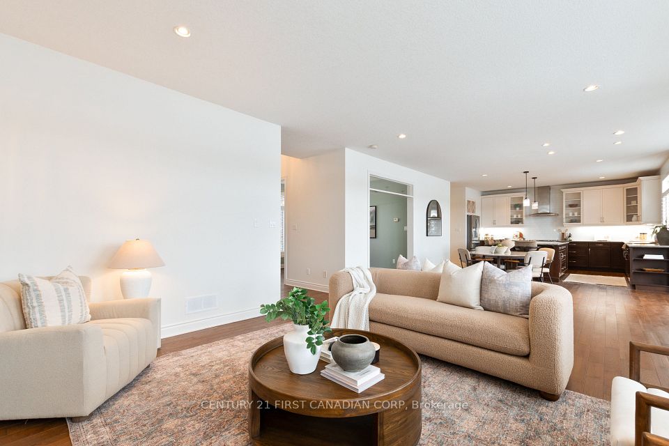 558 Eclipse Walk, London North, ON N5X 3Z1 11