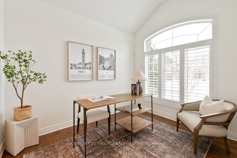 558 Eclipse Walk, London North, ON N5X 3Z1 4