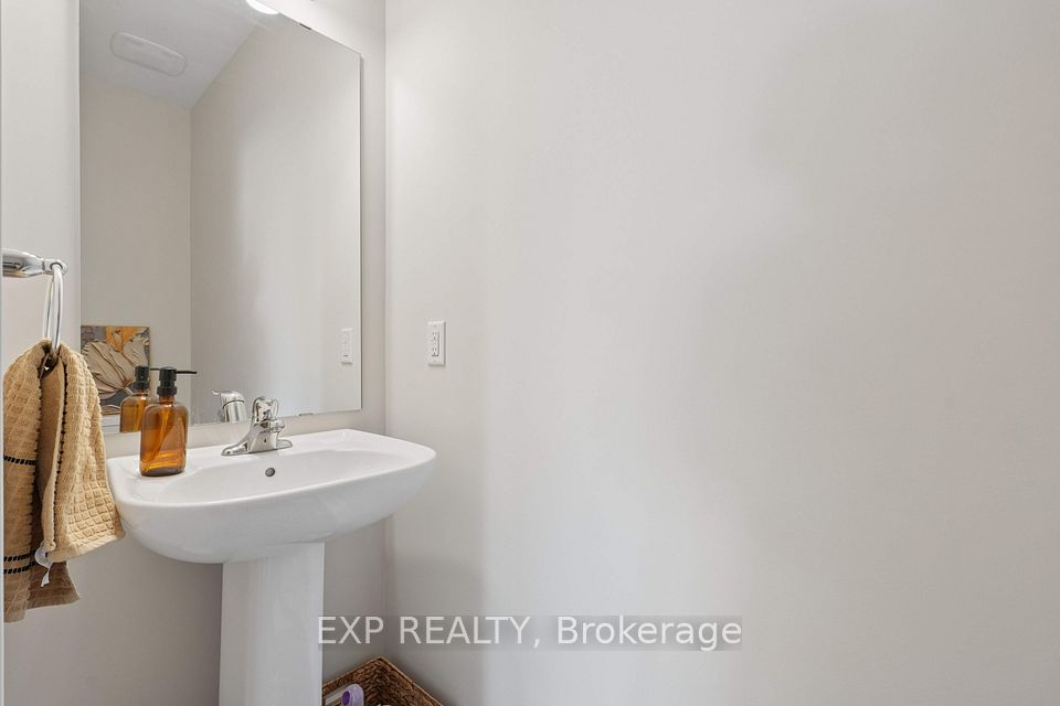 6384 Ottawa St W Street, Stittsville - Munster - Richmond, ON K0A 2Z0 4