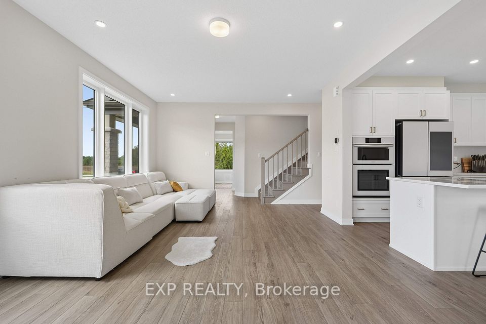 6384 Ottawa St W Street, Stittsville - Munster - Richmond, ON K0A 2Z0 9