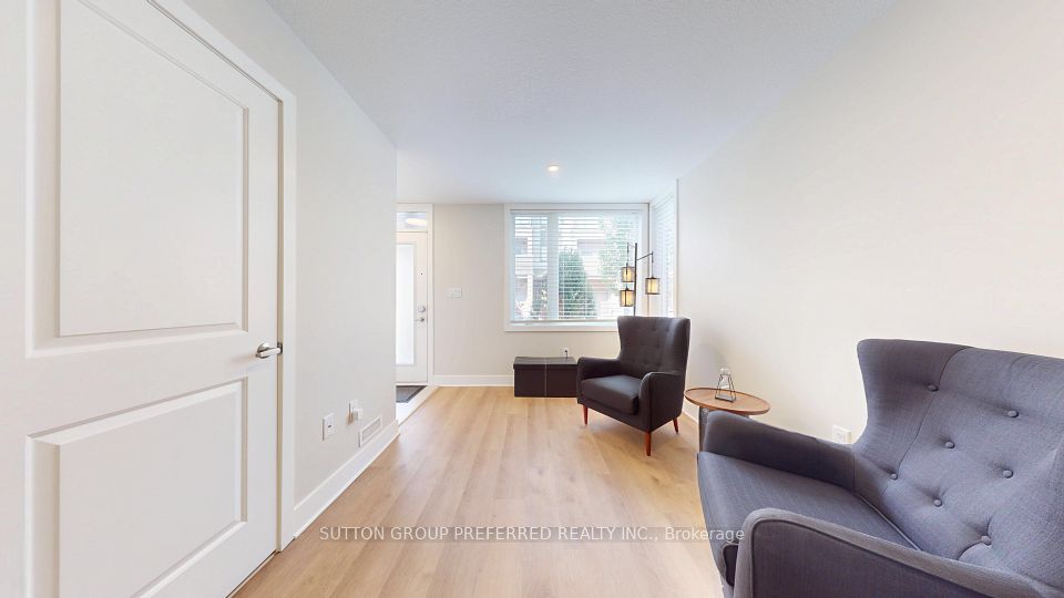 1960 Dalmagarry Road 136, London North, ON N6G 0T8 8