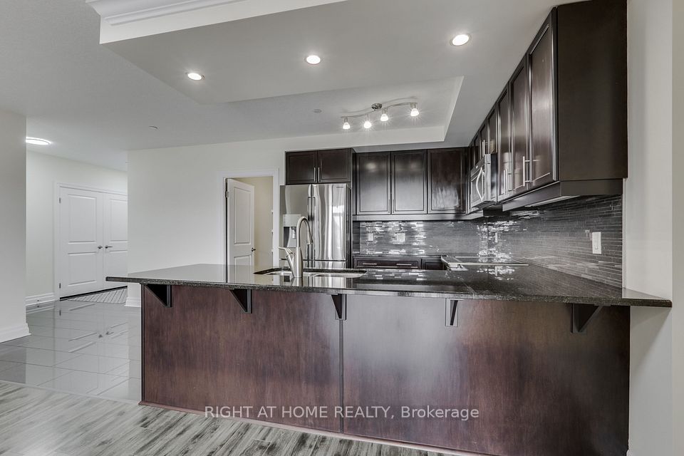 240 Villagewalk Boulevard 212, London North, ON N6G 0P6 6
