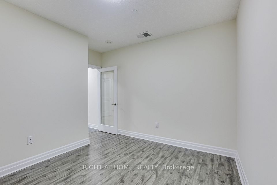 240 Villagewalk Boulevard 212, London North, ON N6G 0P6 14