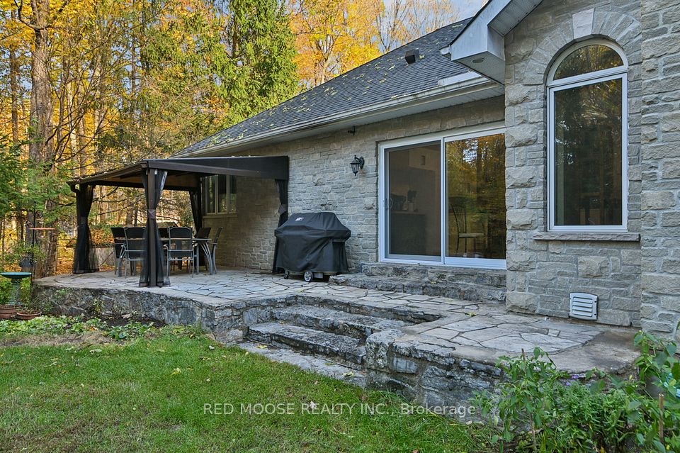 2470 Brennan Park Drive, Orleans - Cumberland and Area, ON K4C 1H6 6