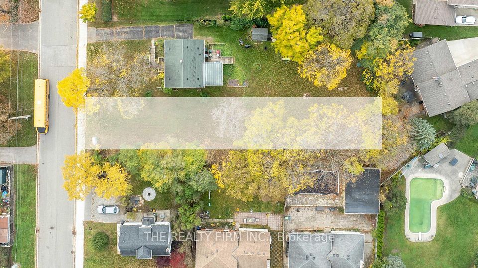 383 Kenmore Place, London East, ON N5Y 1V3 8