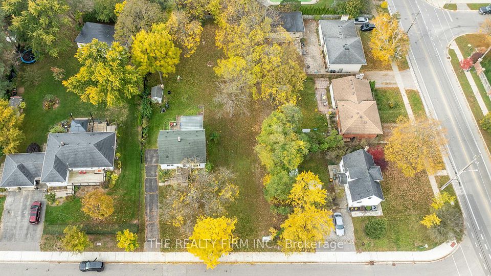383 Kenmore Place, London East, ON N5Y 1V3 10