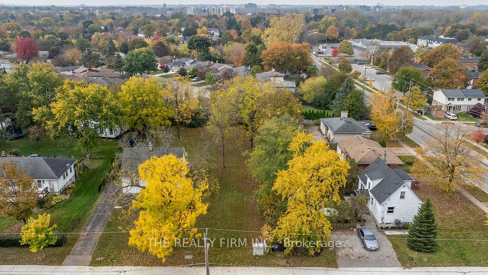 383 Kenmore Place, London East, ON N5Y 1V3 9