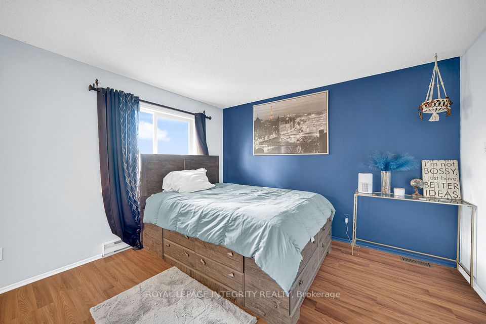 27 Danaher Drive, Barrhaven, ON K2J 3Y5 24
