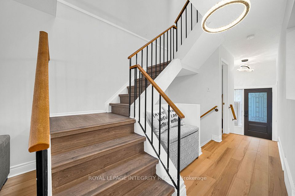 27 Danaher Drive, Barrhaven, ON K2J 3Y5 6