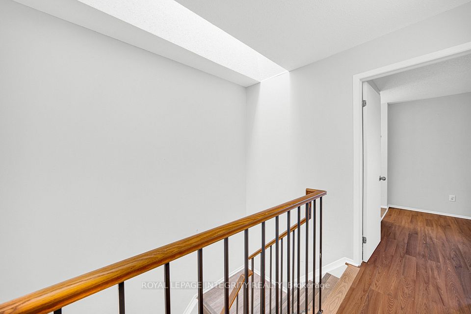 27 Danaher Drive, Barrhaven, ON K2J 3Y5 21