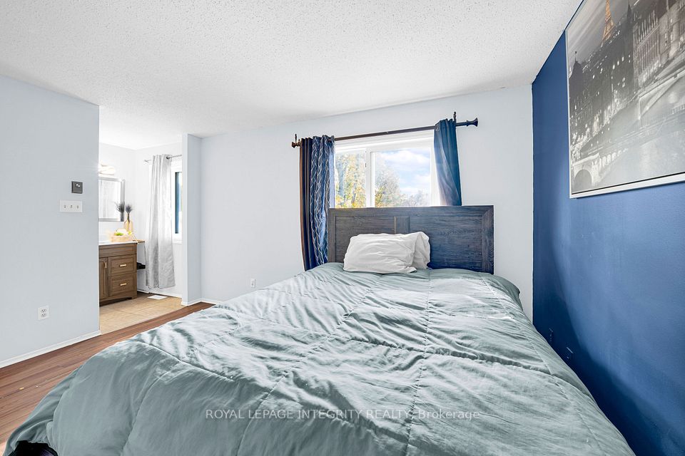 27 Danaher Drive, Barrhaven, ON K2J 3Y5 23