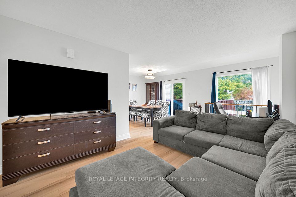 27 Danaher Drive, Barrhaven, ON K2J 3Y5 16