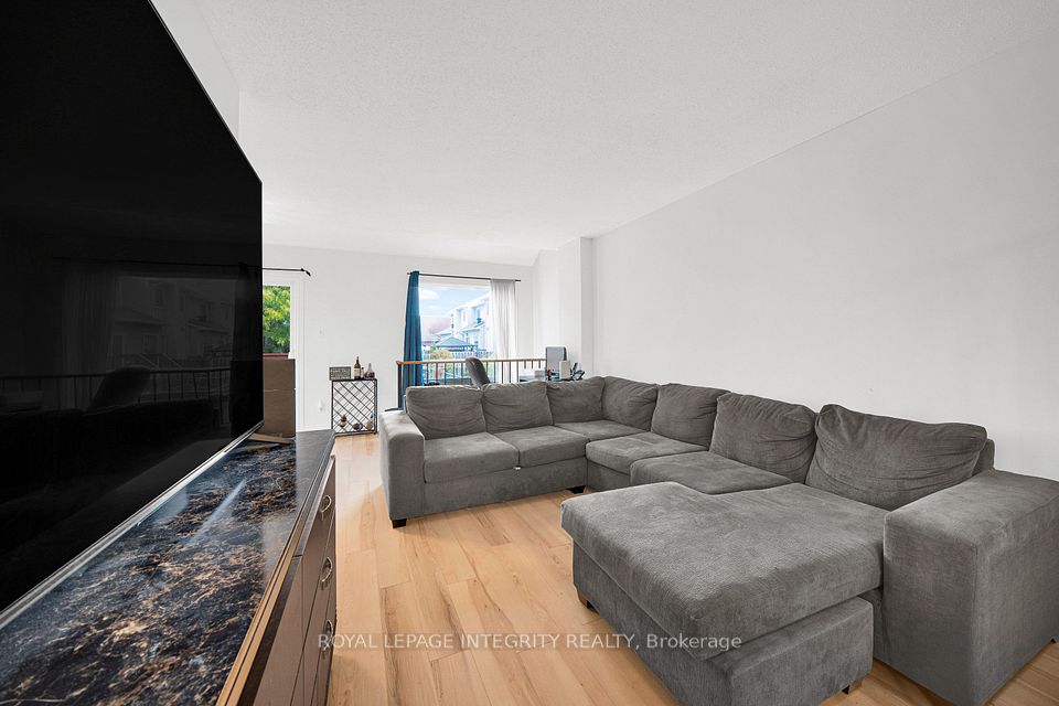 27 Danaher Drive, Barrhaven, ON K2J 3Y5 17