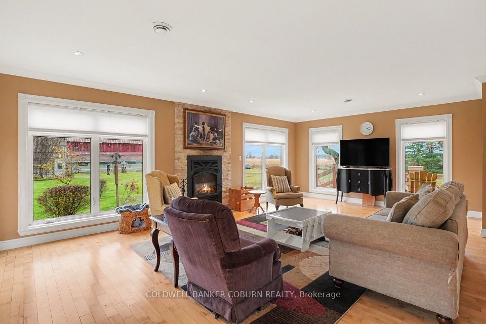 13865 County #9 Road, North Dundas, ON K0C 1H0 8