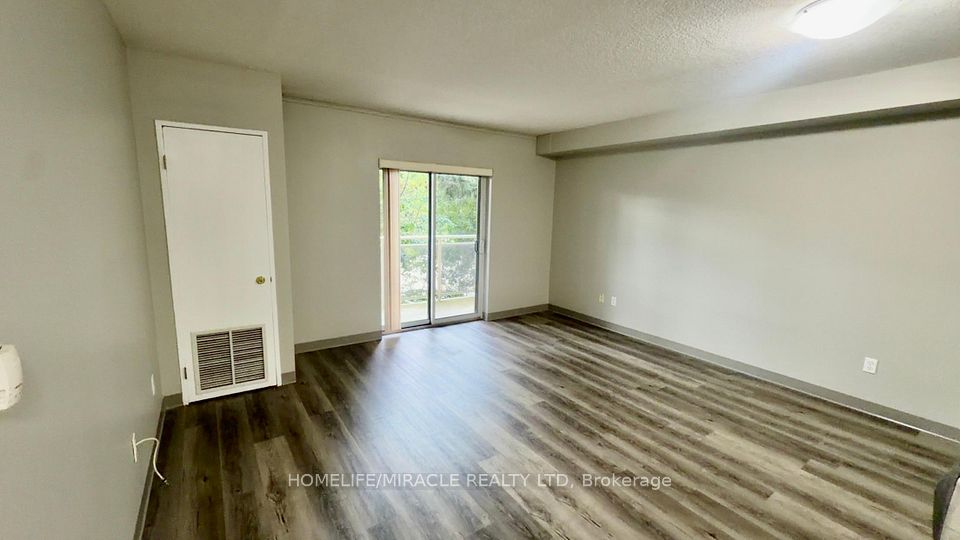 736 Old Albert Street 306, Waterloo, ON N2L 6R4 5