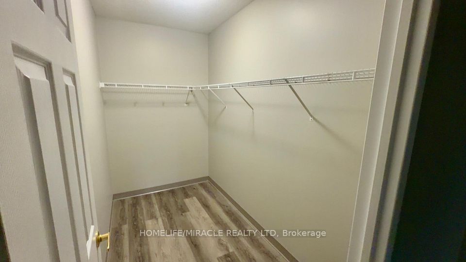 736 Old Albert Street 306, Waterloo, ON N2L 6R4 9