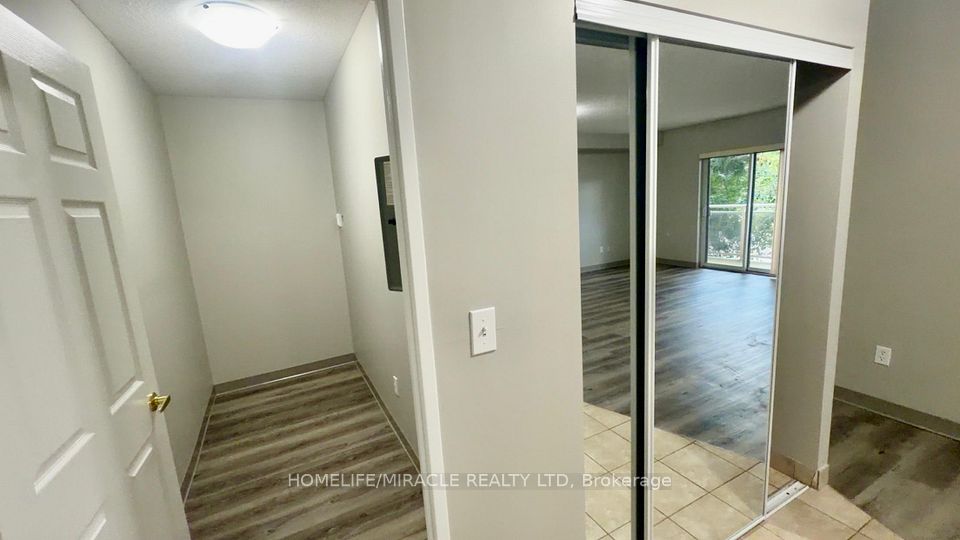 736 Old Albert Street 306, Waterloo, ON N2L 6R4 4