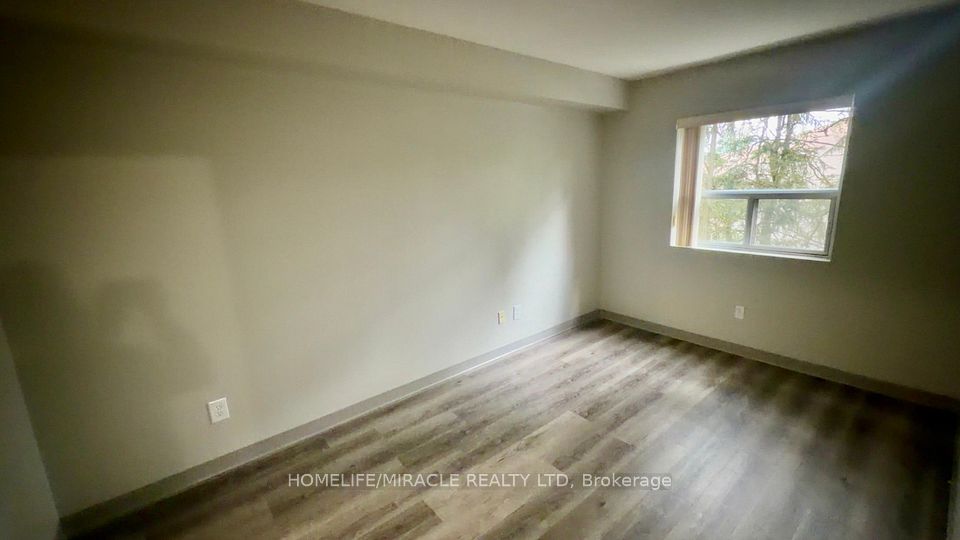 736 Old Albert Street 306, Waterloo, ON N2L 6R4 8