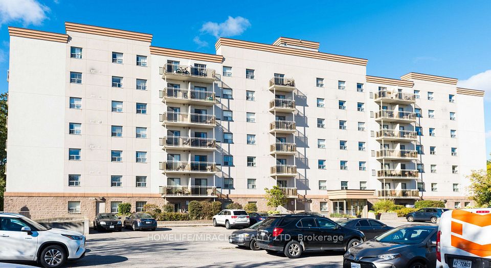 736 Old Albert Street 613, Waterloo, ON N2L 6R4 2