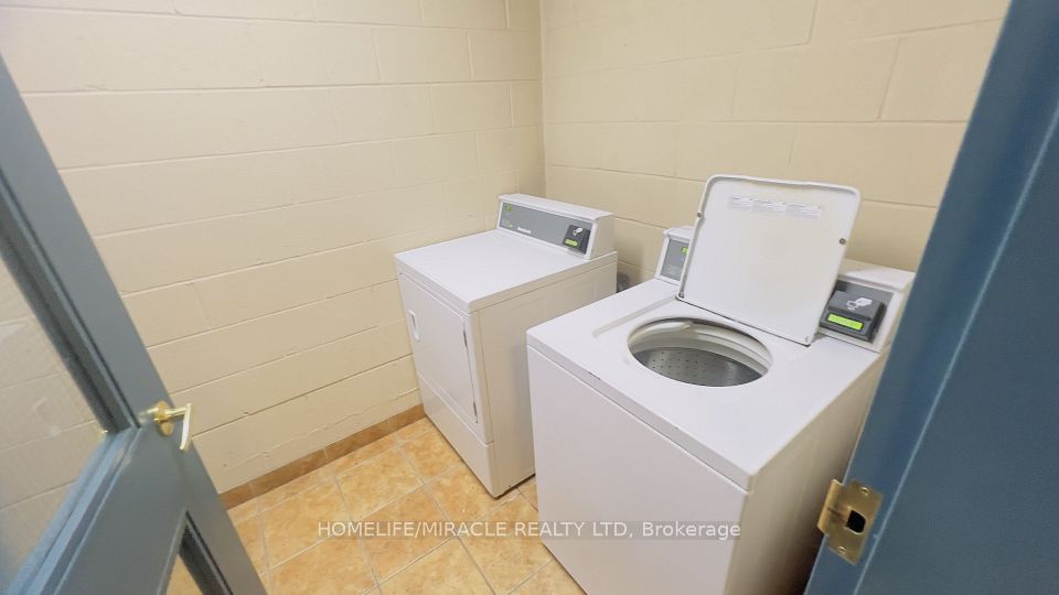 736 Old Albert Street 613, Waterloo, ON N2L 6R4 6