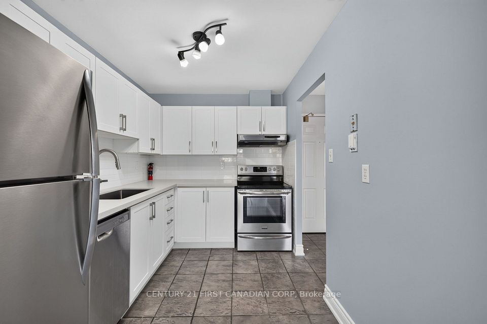 30 Chapman Court 203, London North, ON N6G 4Y4 12