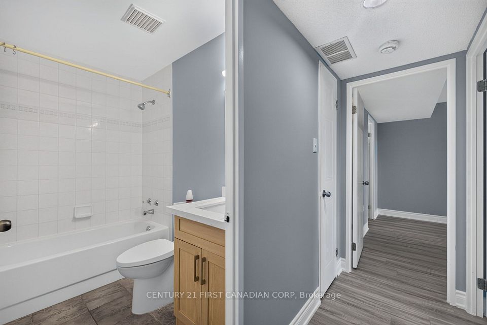 30 Chapman Court 203, London North, ON N6G 4Y4 25