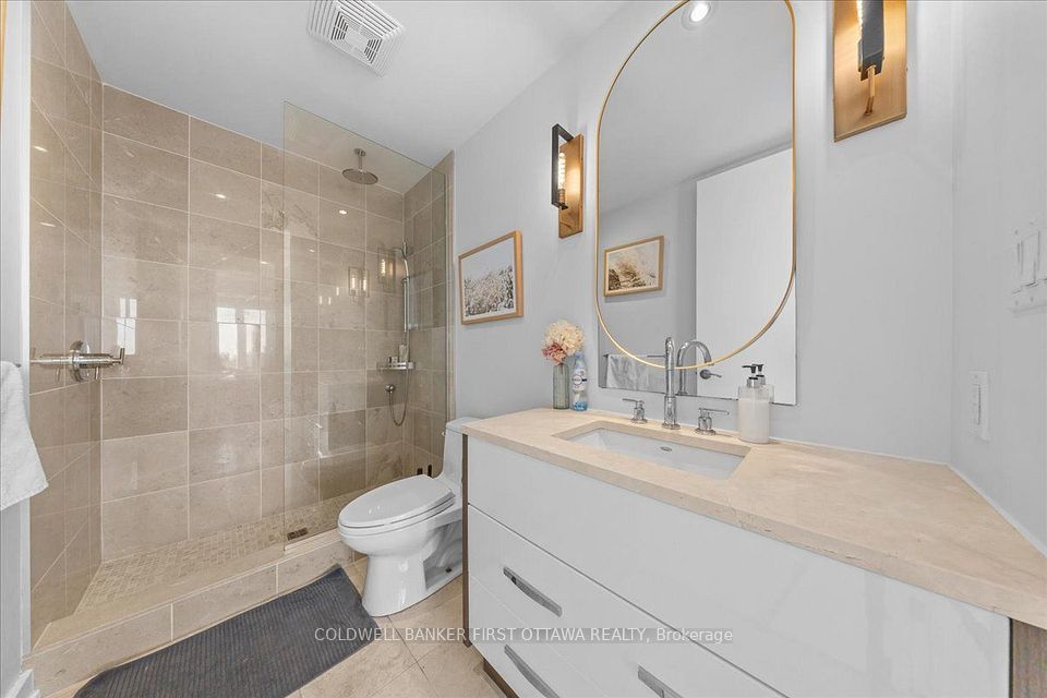 111 CHAMPAGNE Avenue 909, Dows Lake - Civic Hospital and Area, ON K1S 5V3 6
