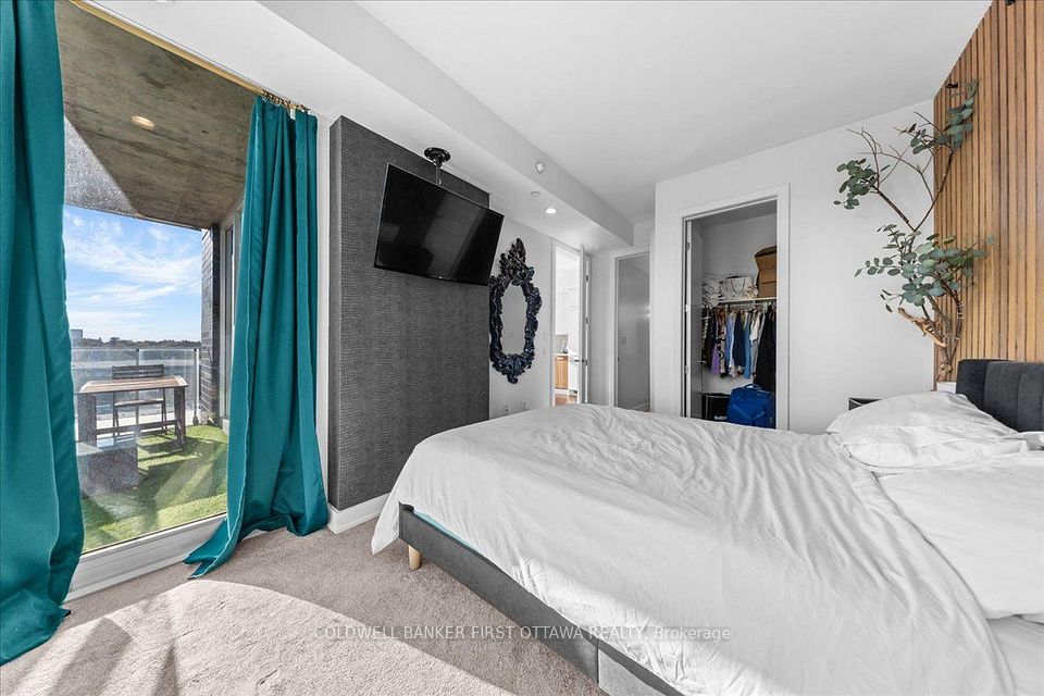 111 CHAMPAGNE Avenue 909, Dows Lake - Civic Hospital and Area, ON K1S 5V3 18