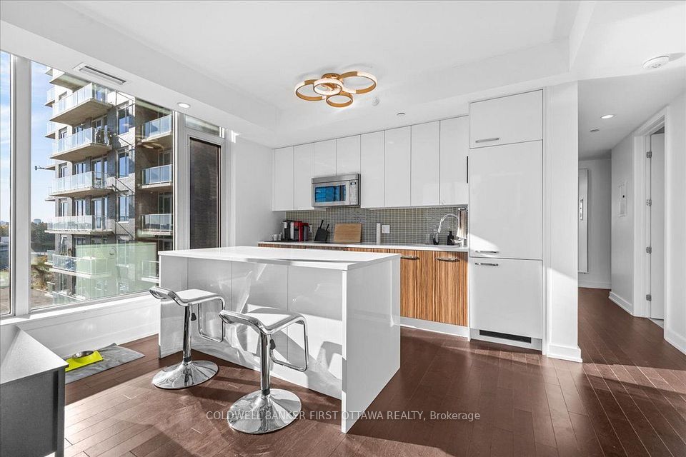 111 CHAMPAGNE Avenue 909, Dows Lake - Civic Hospital and Area, ON K1S 5V3 9