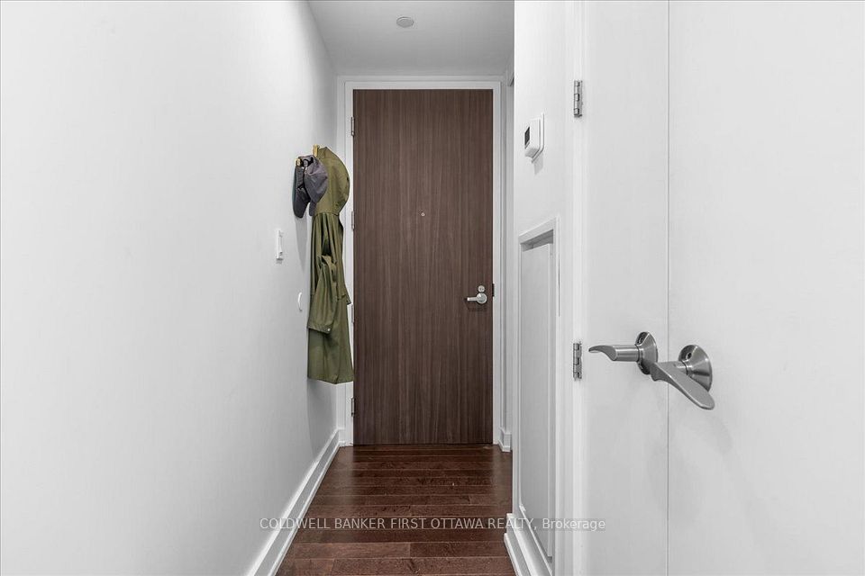 111 CHAMPAGNE Avenue 909, Dows Lake - Civic Hospital and Area, ON K1S 5V3 4