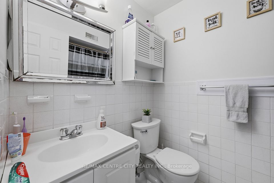 1564 Nairn Avenue, London East, ON N5V 2P2 24