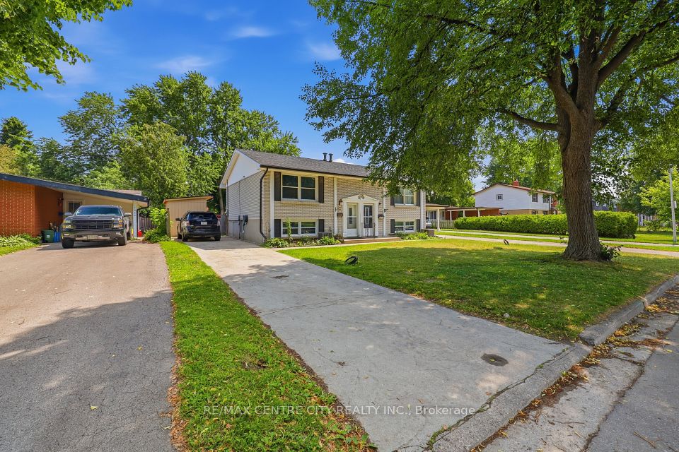 1564 Nairn Avenue, London East, ON N5V 2P2 2