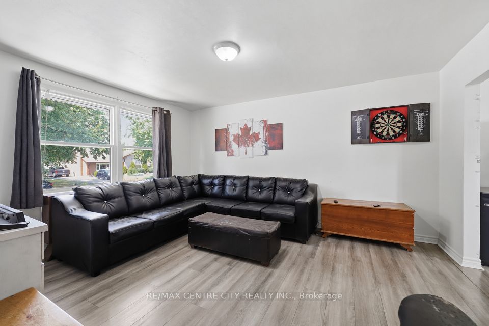1564 Nairn Avenue, London East, ON N5V 2P2 7