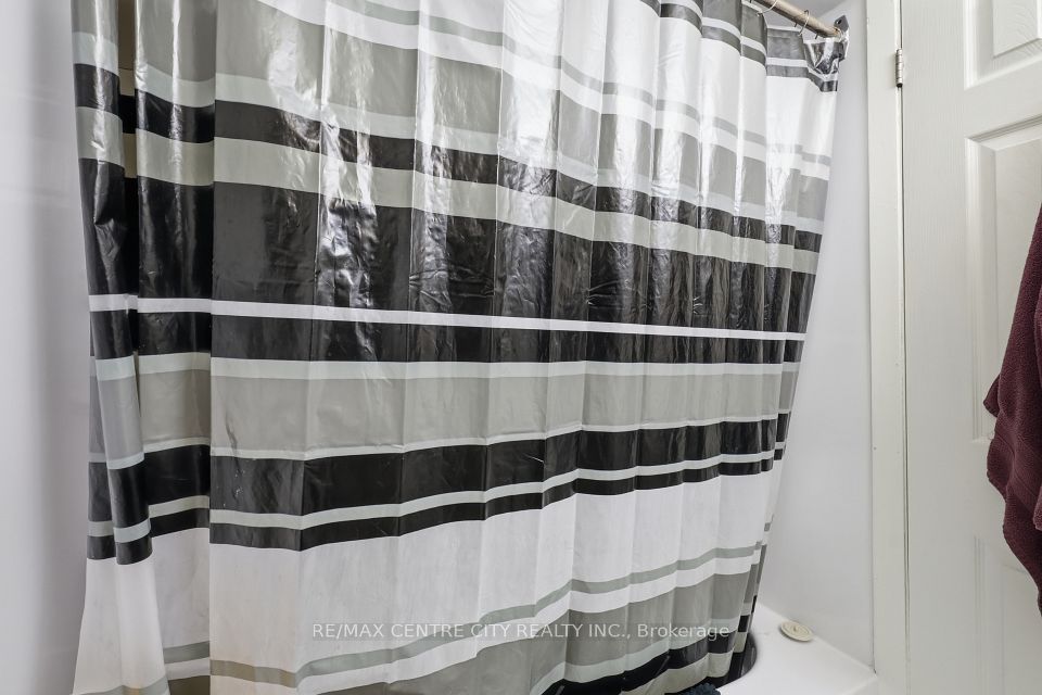 1564 Nairn Avenue, London East, ON N5V 2P2 25