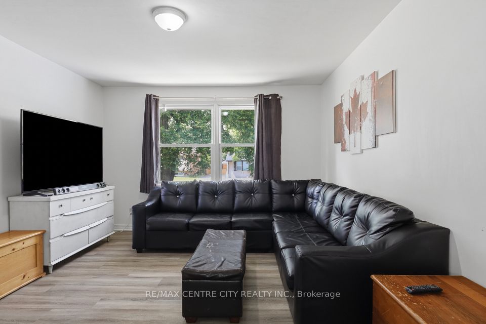 1564 Nairn Avenue, London East, ON N5V 2P2 10
