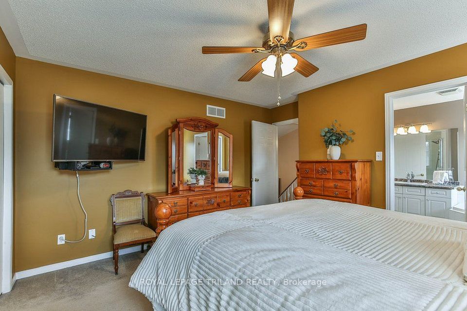 54 BOWCOTT Crescent, London East, ON N5V 4W8 23