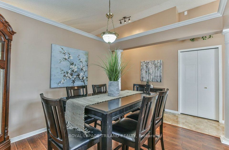 54 BOWCOTT Crescent, London East, ON N5V 4W8 12